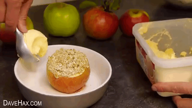 How to Make a Delicious Homemade Apple Crumble in an Apple