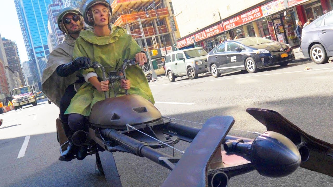 Luke Skywalker and Princess Leia Ride Around New York City on a Speeder ...