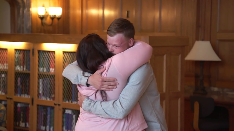 Face Transplant Recipient Meets Donor's Wife