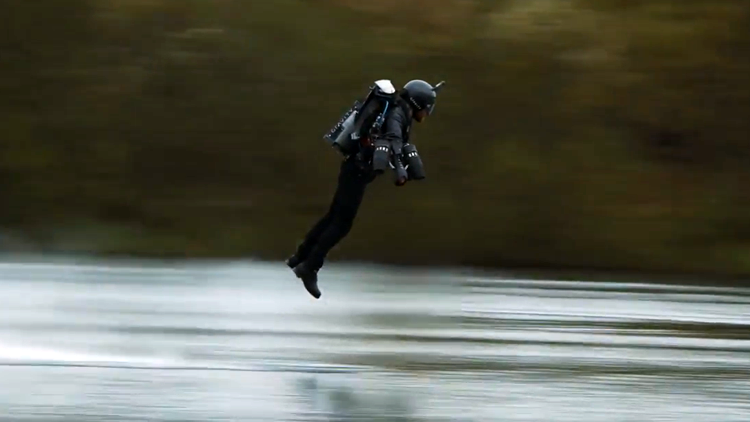Inventor Breaks Guinness World Record for Fastest Speed in a Body Controlled Jet Engine Power Suit