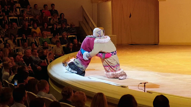 Russian Ballet Dancer Acts Out a Big Fight Between Two Kids All by Himself