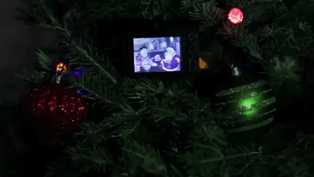 A Festive YouTube Ornament That Displays Classic Christmas Commercials From the 1990s