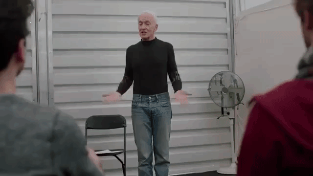 Anthony Daniels (C-3PO) Takes Actors to Droid School in Star Wars The Last Jedi Featurette
