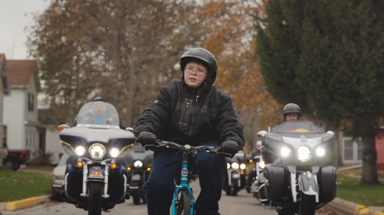 bullied-boy-gets-biker-escort-to-school.