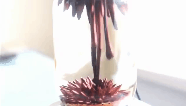 Ferroflow, An Art Display That Creates Amazing Visuals Using Ferrofluid and Magnetic Fields