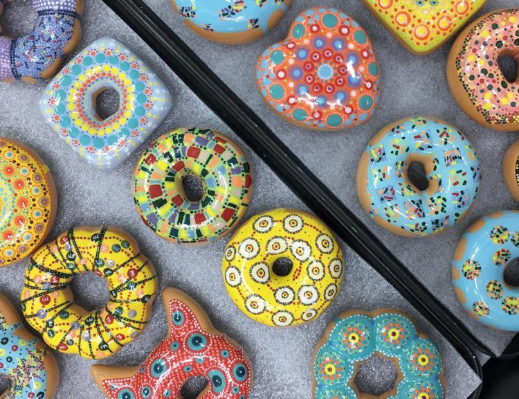 pop-art-ceramic-donuts-e1513200195826.jp