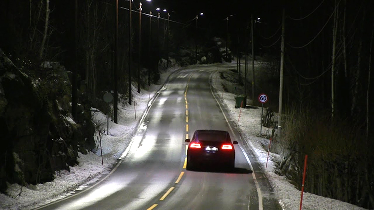 energy-saving-auto-dimming-street-lights