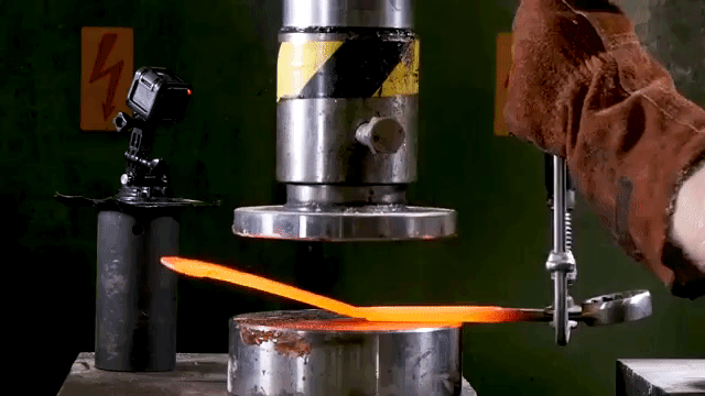 Forging a Sharp Knife From a Wrench With a Hydraulic Press