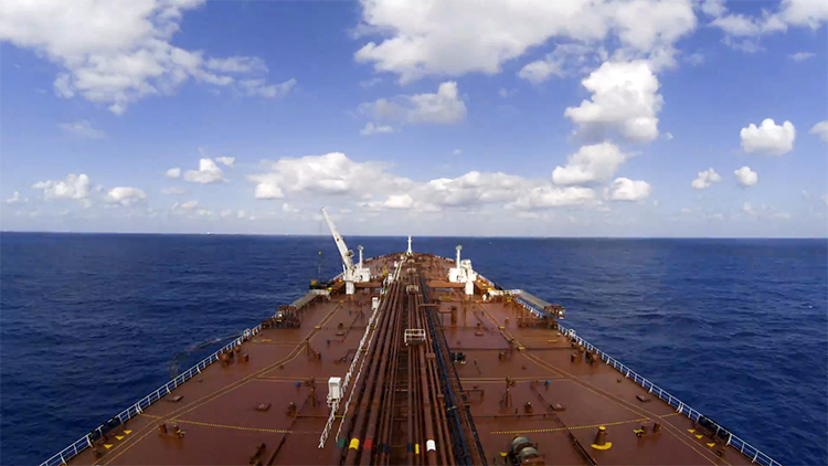 incredible-4k-timelapse-of-a-cargo-ships