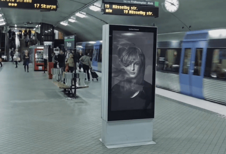 Motion Sensitive Digital Display at a Stockholm Metro Station Sends a Hair Raising Cancer Message