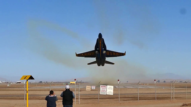 blue-angels-pilot-performs-a-low-transit