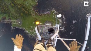 Daredevil Climbs 140 Mast With Birds Eye View