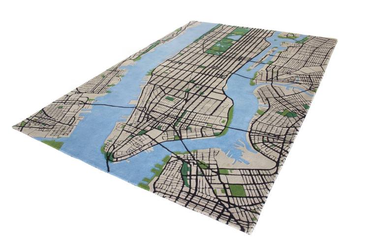 A Beautiful 3D Rug That Maps Out a Detailed Grid View of Manhattan and ...