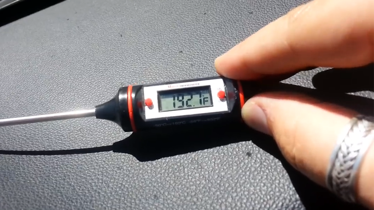 https://laughingsquid.com/wp-content/uploads/2018/06/Arizona-Man-Sits-in-Car-With-Thermometer-to-Measure-How-Incredibly-Hot-It-Gets-Inside.png