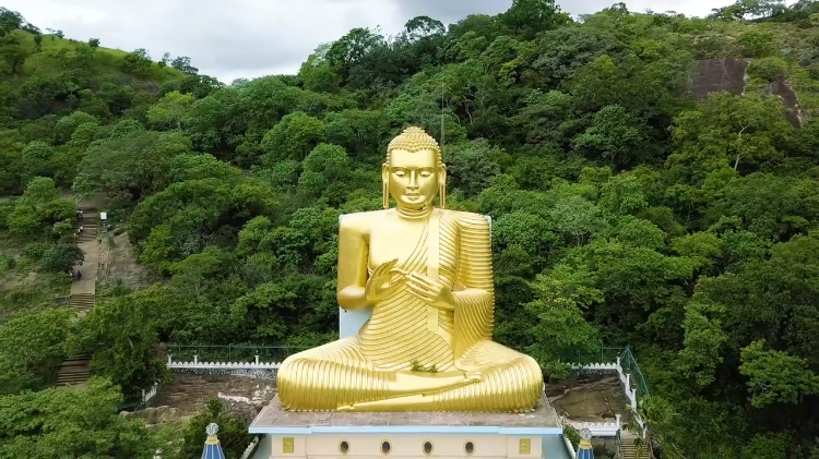 Golden-Buddha-Statures-Cave-Temples-Sri-