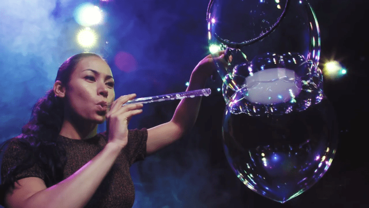 How Artist Melody Yang Makes Mind-Blowing World Record Bubbles
