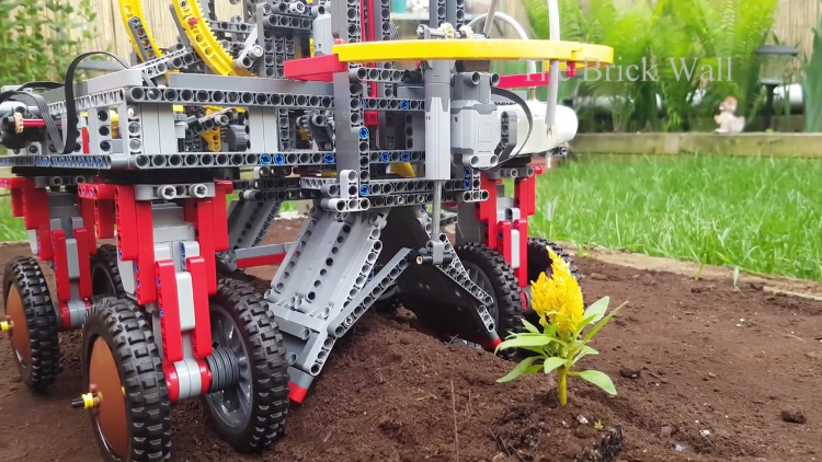 LEGO Garden Machine