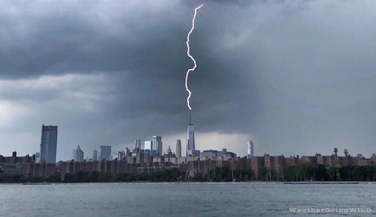 Lightning-Striking-One-World-Trade-Cente