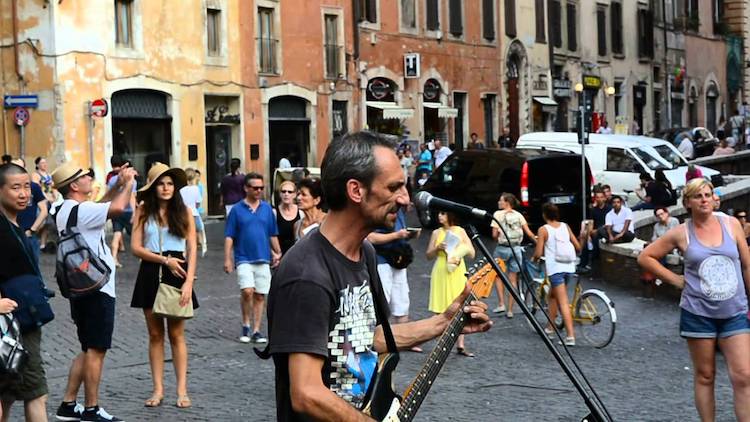Serin Street Musician Rome Partheon