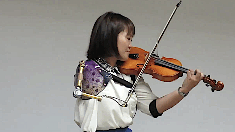 Manami-Ito-One-Armed-Violin.png