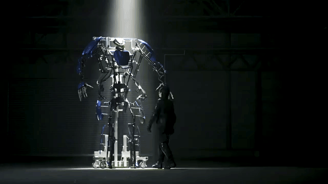 A Giant Kinetic Mechanical Exoskeleton That Can Increase the Size and ...