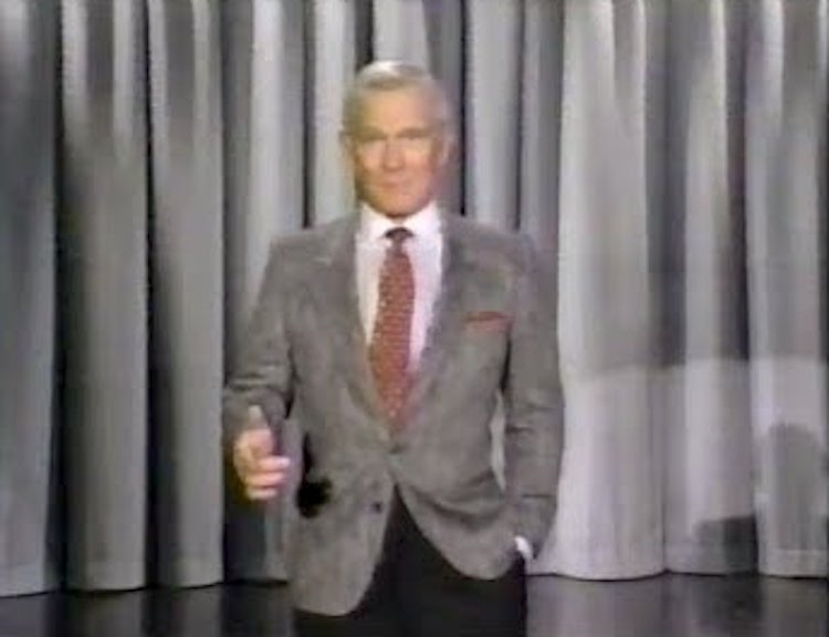 Tommy Smothers as Johnny Carson