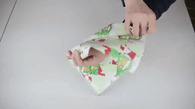 Wrapping Gift Without Tape