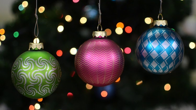 stroboscopically animated Christmas ornaments Eggbot