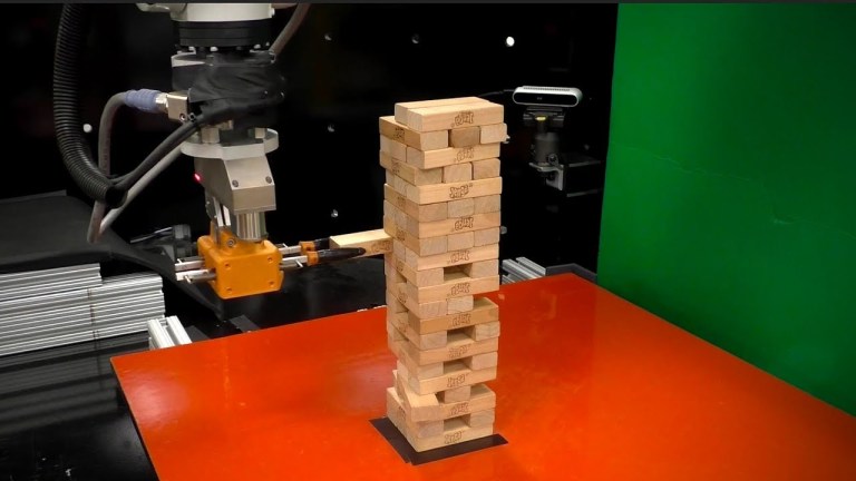 Robot Machine Learning Game Jenga