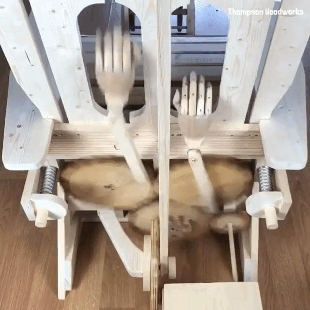 back scratching post