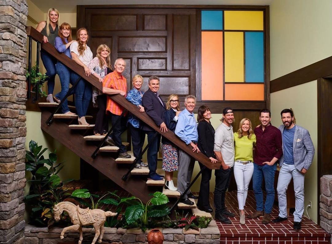 hgtv-invites-brady-bunch-cast-members-to-restore-real-life-brady-home-interior-to-the-original