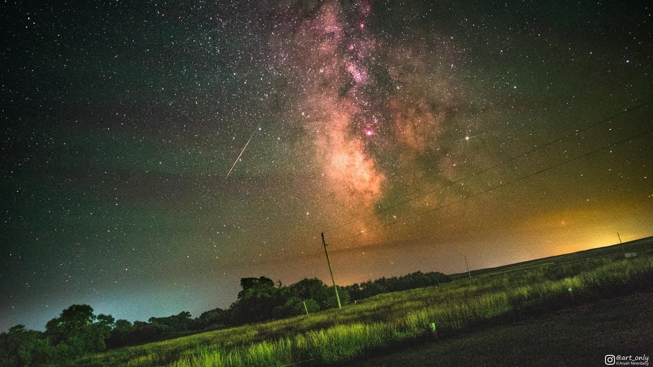 Earth-Rotation-Visualized-in-Milky-Way.j