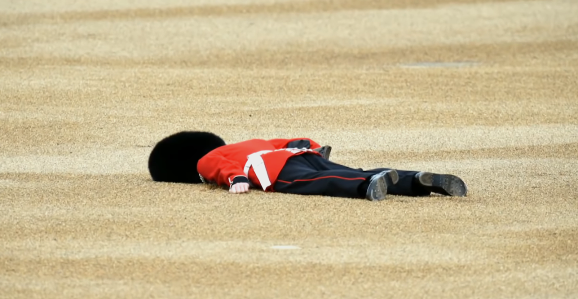 Queen's Guards Fainting