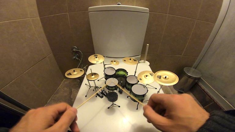 Tiny Scale Drum Kit