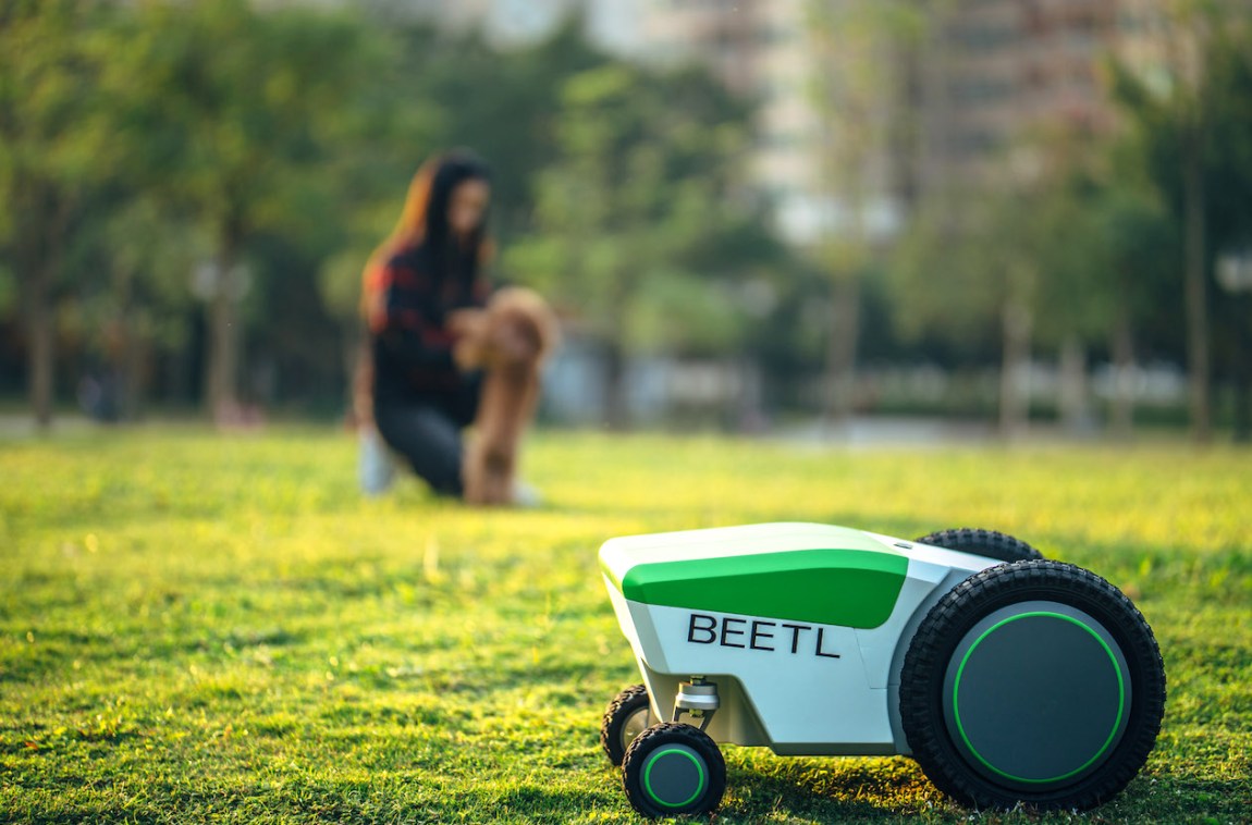 Beetl Robotic Poop Scooper