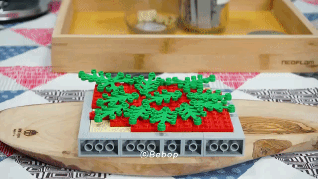 LEGO Sandwich in Stop Motion