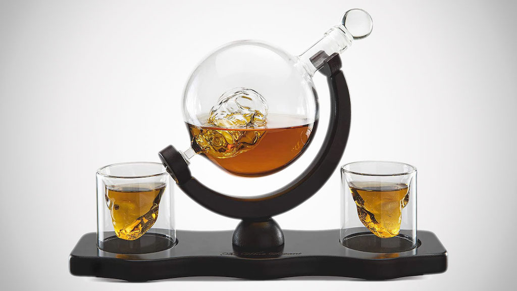 Floating-Skull-Whiskey-Decanter.jpg