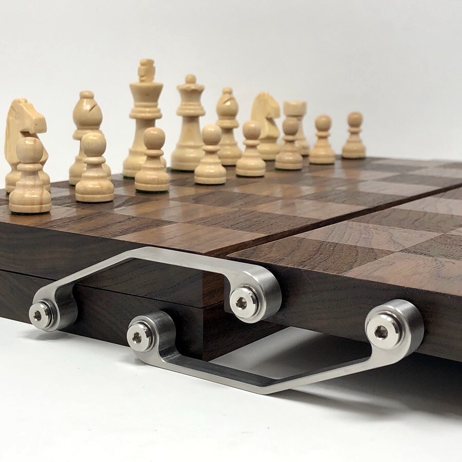 Kinetic Chess Set