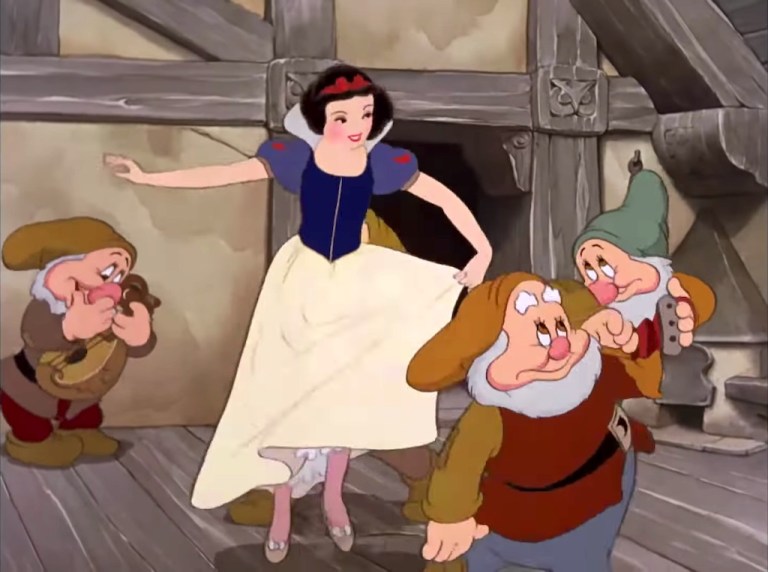 Snow White Dancing