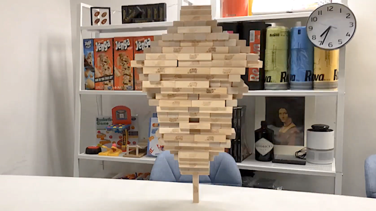 518 pieces of Jenga on 1