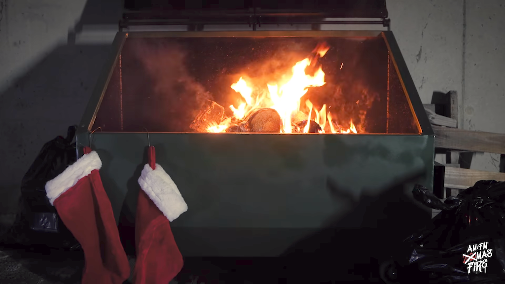 Directv Yule Log Channel 2020 / Ozzy Osbourne Gets into the Holiday Spirit with Yule Log Video ...