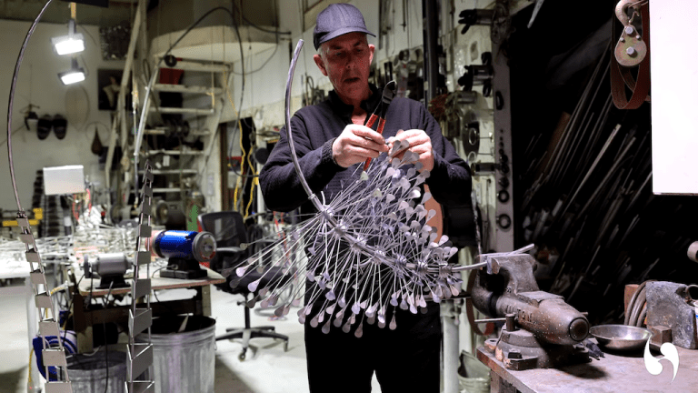 Anthony Howe Fabricates a Kinetic Wind Sculpture