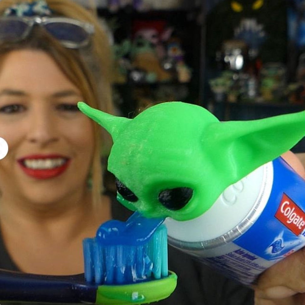 An Adorable 3D Printed Baby Yoda Toothpaste Tube Topper That Vomits