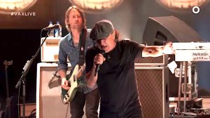 Foo Fighters Brian Johnshon ACDC Back in Black Vax Live