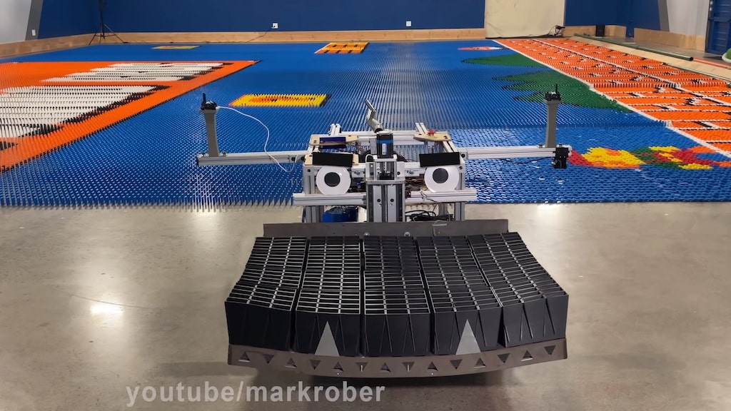 World Record Domino Robot