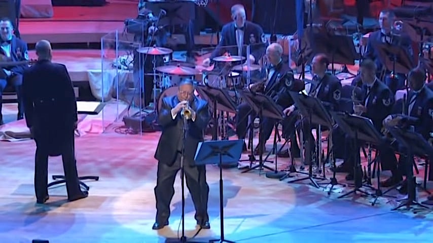 Musician Arturo Sandoval Plays Six Octaves on Trumpet During ‘A Night in Tunisia’ With the US Air Force Band