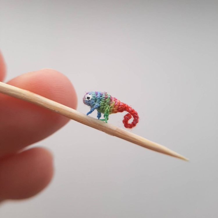 Micro crochet Chameleon