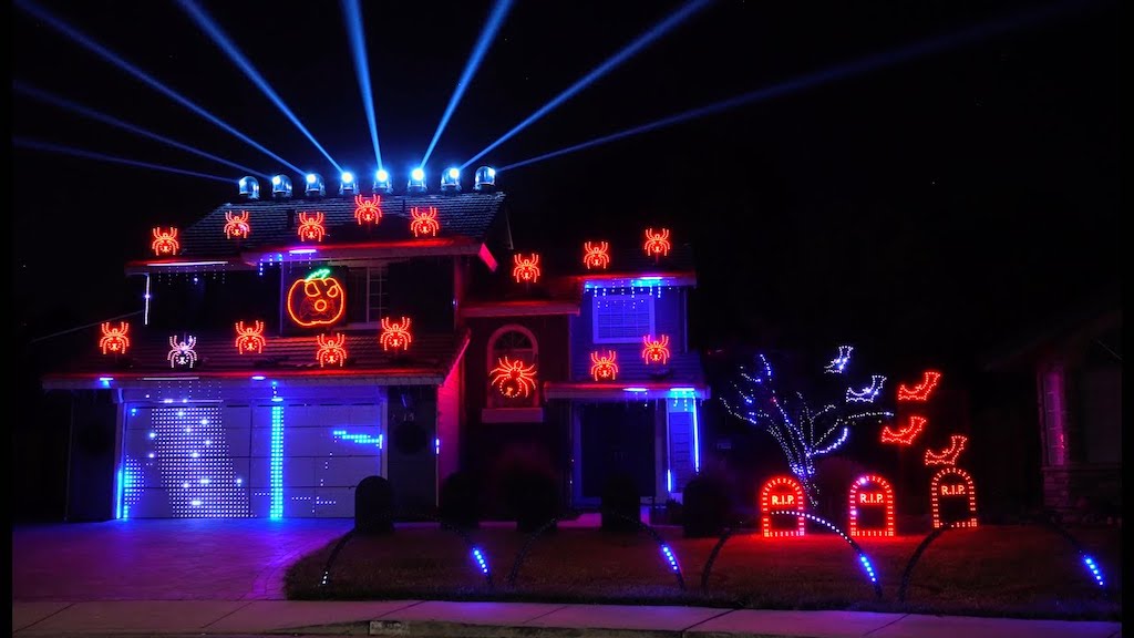 A Halloween Light Show That Features an Enraged Pumpkin Belting Out Nirvana's 'Smells Like Teen Spirit'