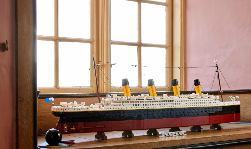 Lego titanic 30000 online pieces price