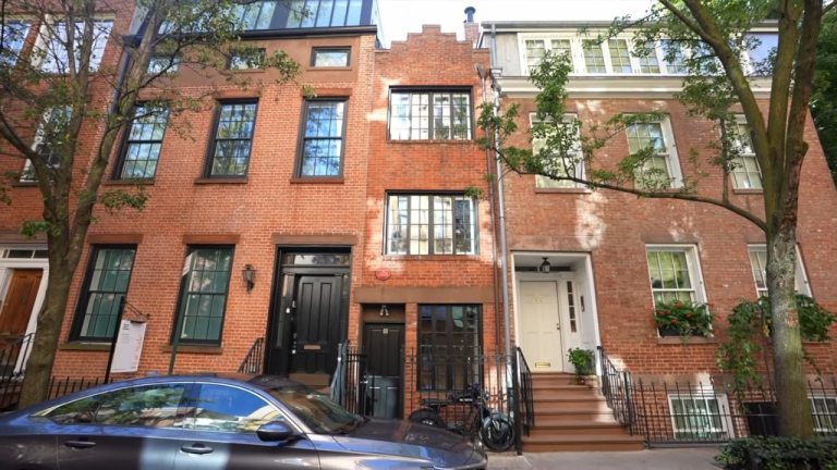 Narrowest Residence in NYC 75 Half Bedford